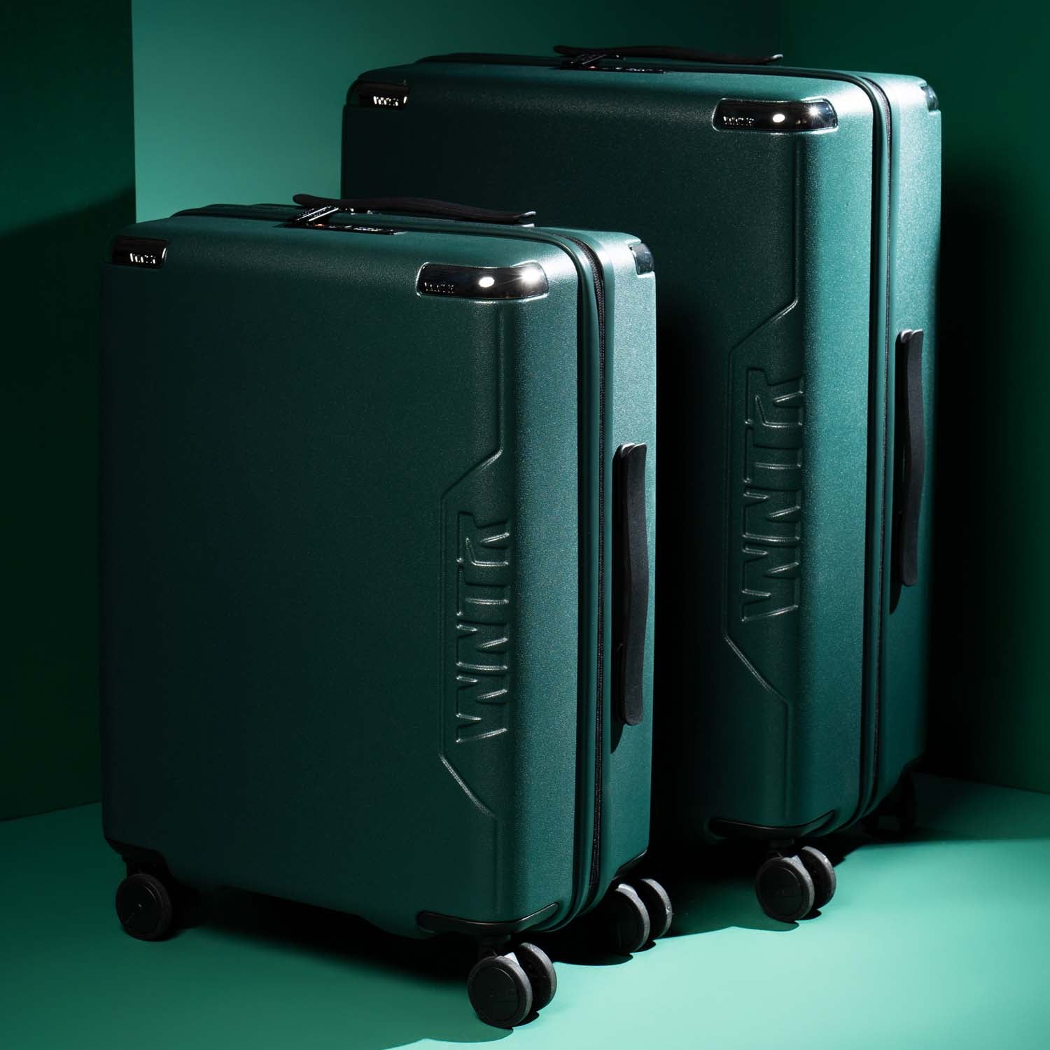 WNTR mens travel suitcase for stylish and durable travel