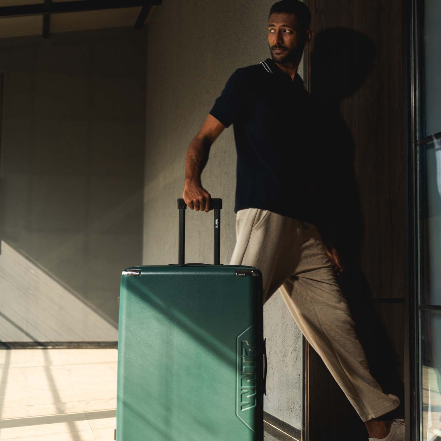 large trolly bag
