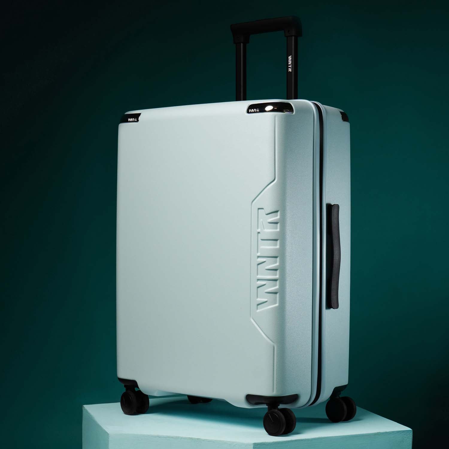 mid size luggage
