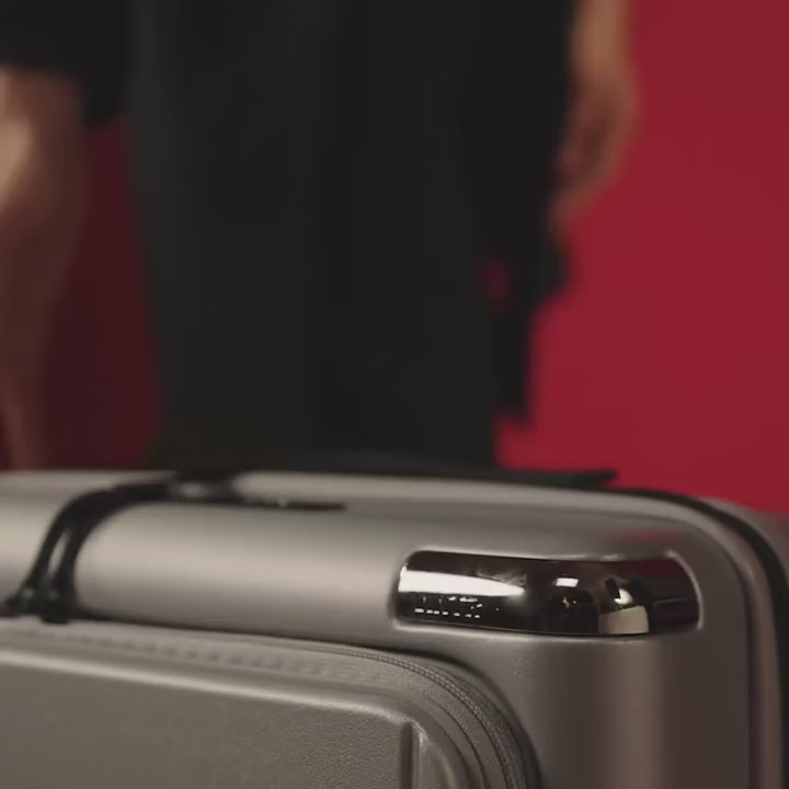 Strunk™ Check-In Medium